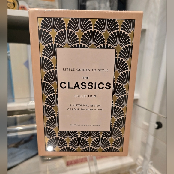 NWT Little Guides to Style: The Classics Box Set Hardcover - Picture 2 of 3